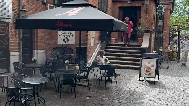 Klarsyn " Er der No´en i himlen "