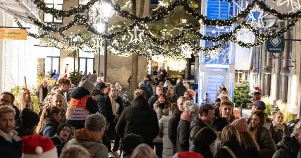 Julelystænding i Brandts Klædefabrik