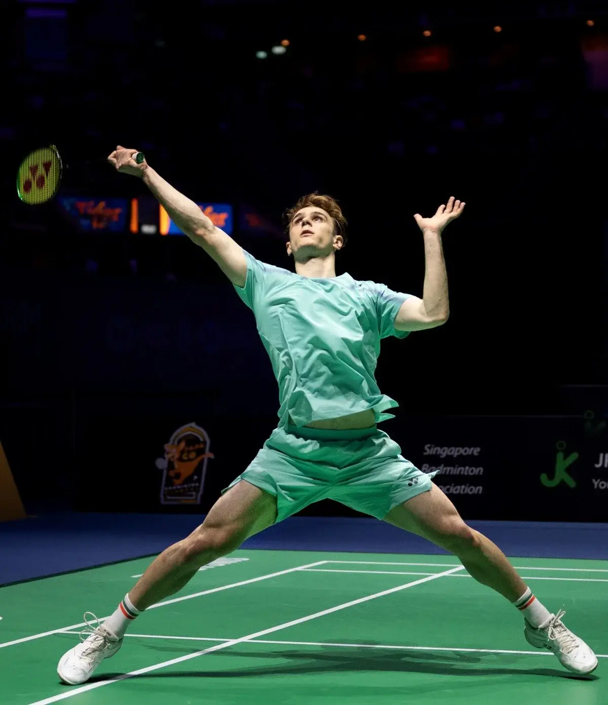 Alex Lanier playing badminton at the Singapore Open 2026.